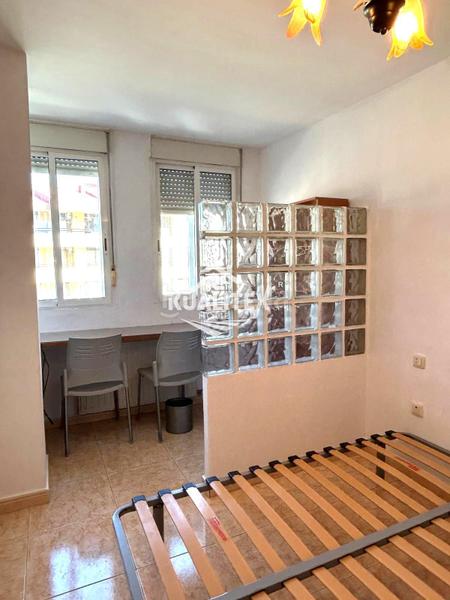 Foto e1b8d500-d86d-46c8-b6ee-d5b36526ae5f. Apartament amb calefacció a Casco Antiguo Cáceres