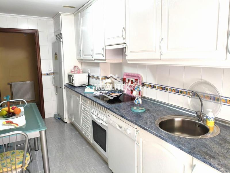 Foto 4b8e3eac-07a0-45d3-9e72-11be3ba42035. Location appartement avec chauffage parking dans nuevo Cáceres Cáceres