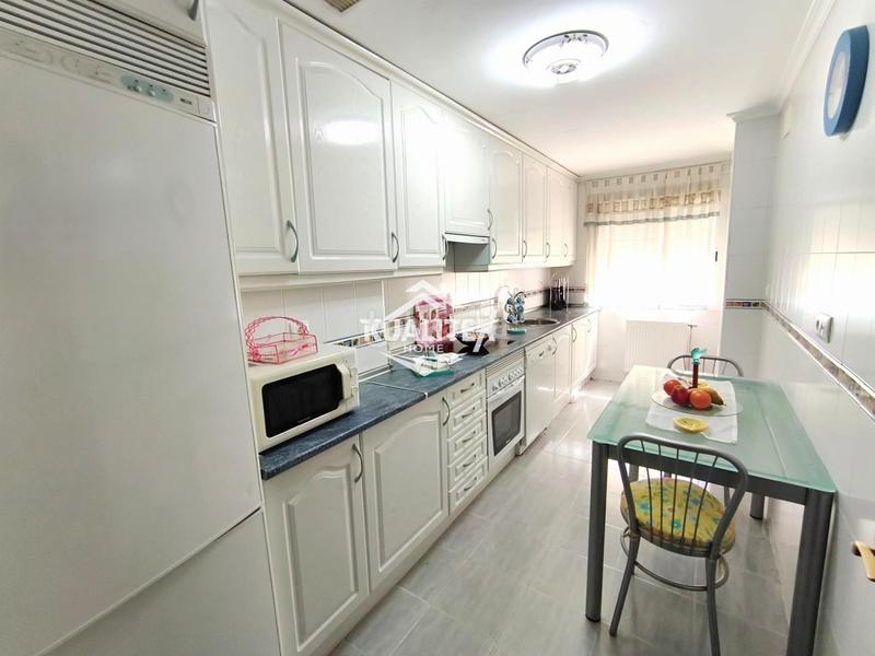 Foto 881ed370-eafa-4ab1-8871-2054f05fd190. Location appartement avec chauffage parking dans nuevo Cáceres Cáceres