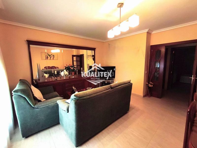 Foto 272b8b07-fa55-4c17-aabc-b4de25eb0fe3. Miete etagenwohnung mit heizung parking in nuevo Cáceres Cáceres