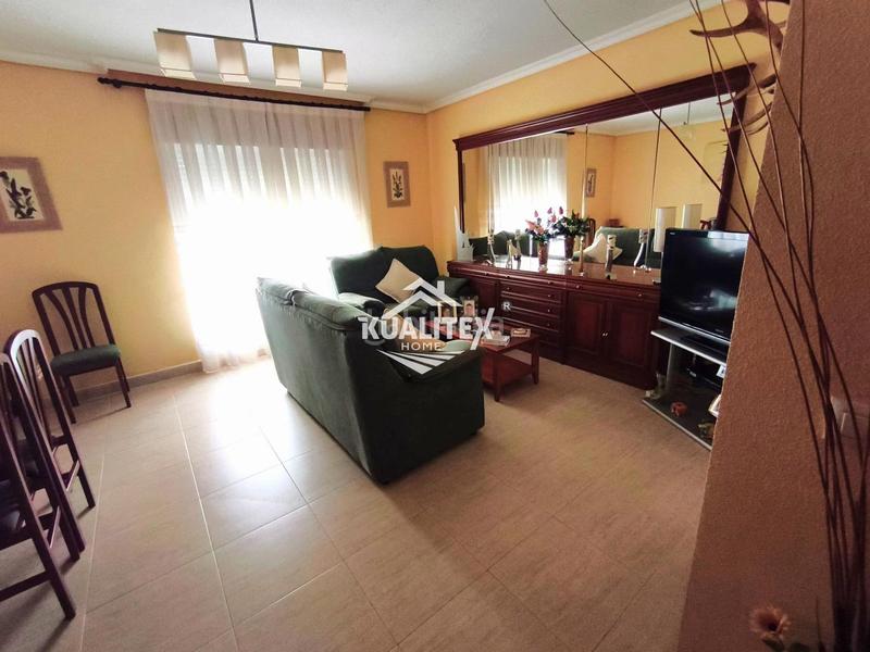 Foto ae5b2953-554c-4047-be66-ea20015f3c75. Rent flat with heating parking in nuevo Cáceres Cáceres