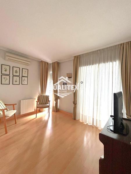 Foto ccaf4fac-f8af-4332-98ce-361106e0b659. Piso  en Centro Cáceres