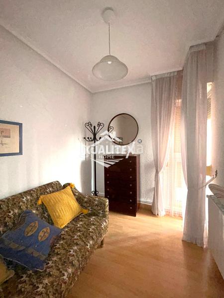 Foto cf2705c2-5d2e-4570-bb77-3110e61539bf. Piso  en Centro Cáceres