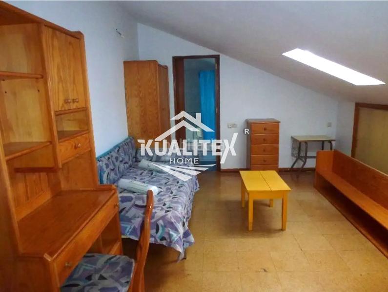 Foto 0be11771-8742-4d36-8d36-b83f1579b6c4. Dúplex amb calefacció aparcament a Casco Antiguo Cáceres