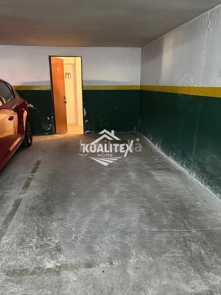 Foto f804ec0d-53e3-4fbf-8364-d0db27d008d2. Posto auto in Casco Antiguo Cáceres