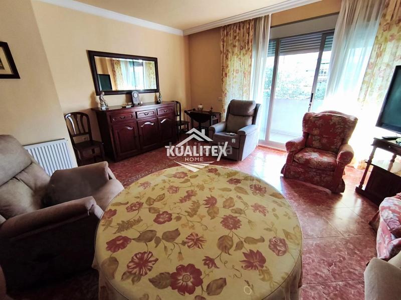 Foto 777970ee-019c-4786-8197-abc70dd5b22f. Apartamento  en Centro Cáceres