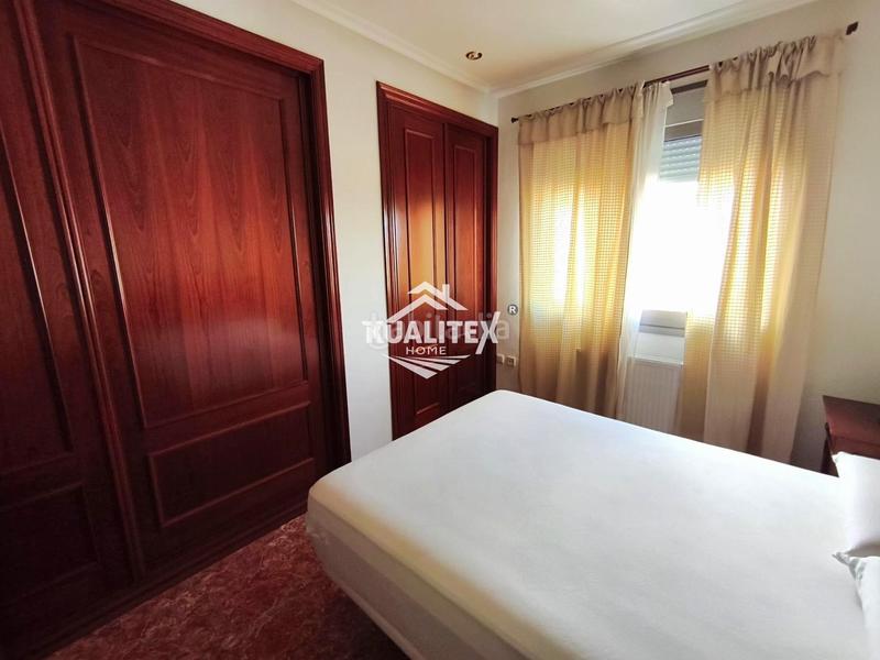 Foto d357caf8-05a5-4167-8c76-dc5bd8535f46. Apartamento  en Centro Cáceres