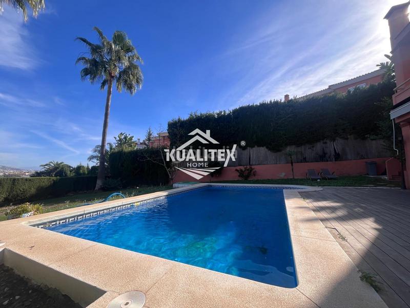 Foto c6baf175-6090-4eda-887a-0b512717bdd8. Lloguer xalet amb calefacció aparcament piscina a Mijas