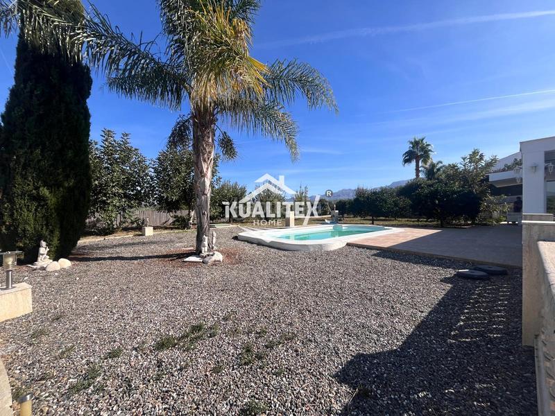 Foto 5aa89fc0-8244-4761-9ab8-c1d1546f9b1e. Country house with heating pool in Coín