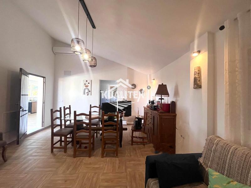 Foto da8615ee-f776-4a3a-ba00-0efc7db08050. Country house with heating pool in Coín