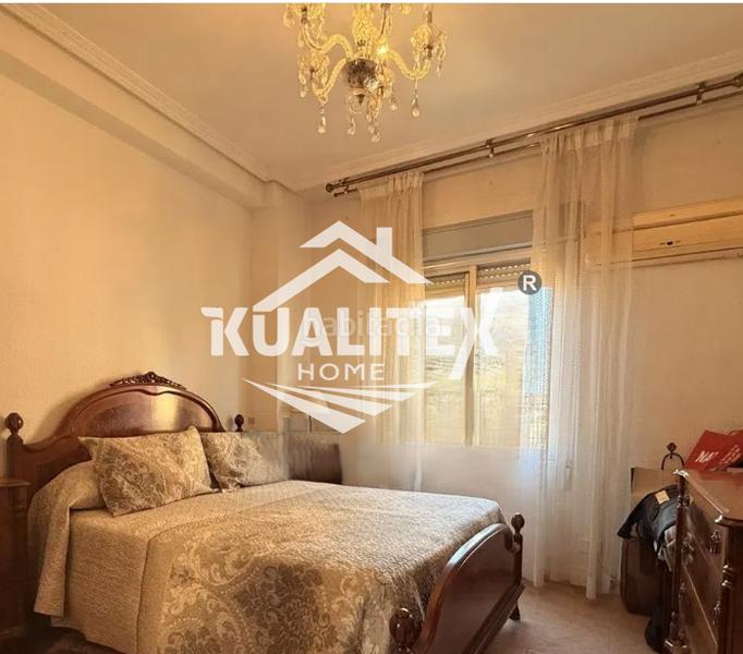 Foto b473bbbe-b368-441f-aeba-700361534f91. Flat with heating in Centro Cáceres