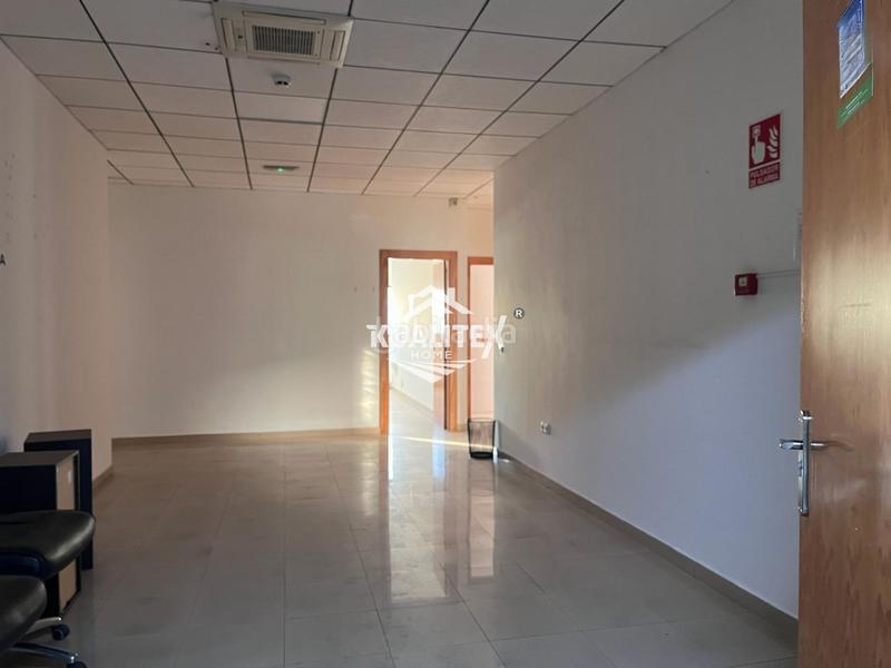 Foto 6a3fd420-5244-40b2-8b2b-b9f622eeb720. Location bâtiment à usage industriel dans Campanillas Málaga