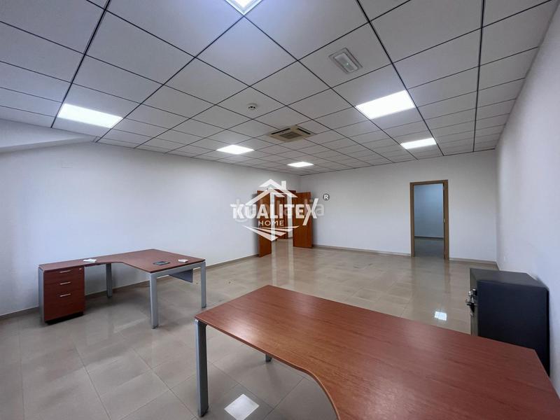 Foto e912f26b-d8ae-4f61-a91e-297b3fb855c9. Location bâtiment à usage industriel dans Campanillas Málaga