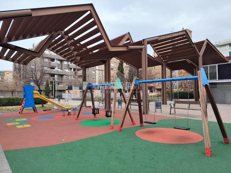 Foto e4304bf2-fb0a-47c2-8b55-e9a0928793b7. Alquiler local comercial traspaso en alquiler en Barrio de Zaidín Granada