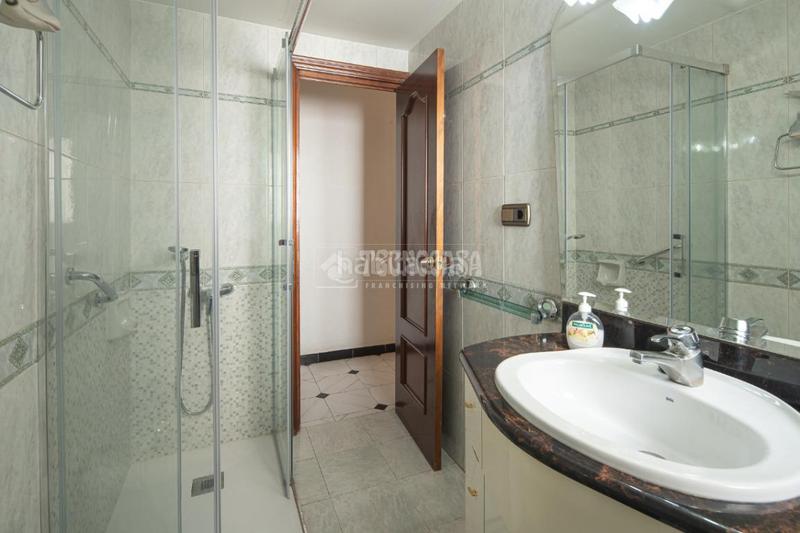 Foto 9ecf4c3b-6252-4ce2-a918-ced31a387aca. Piso  en venta en Barrio de Zaidín Granada