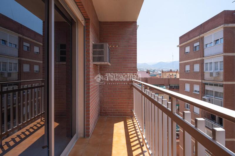 Foto f7ef0e6a-c8bf-4164-8e43-3b9d1f9aaada. Piso  en venta en Barrio de Zaidín Granada