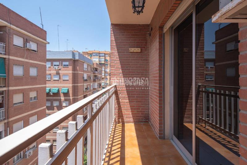 Foto ff3b5ef4-afbe-4744-9ca2-1ddab6abe2ff. Piso  en venta en Barrio de Zaidín Granada