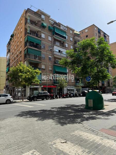 Foto c81cbea6-181a-4a77-b5a4-e44d2255230e. Autoparkplatz in Barrio de Zaidín Granada