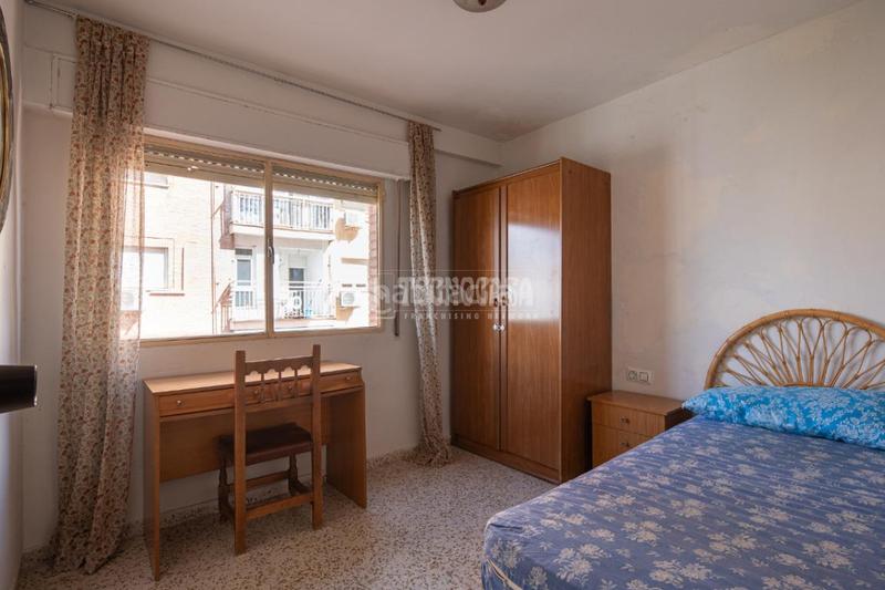 Foto eb2a3a35-6c5a-43a9-b9ea-acf0ddbde5f6. Piso  en venta en Barrio de Zaidín Granada