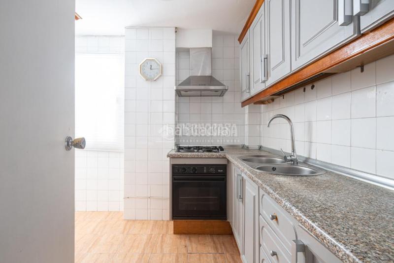 Foto 11fed250-5a35-4c56-8f04-b07d0d9eec1c. Piso  en venta en Barrio de Zaidín Granada