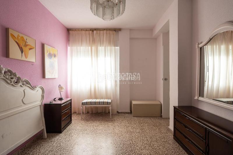Foto ed841f79-c975-4ba3-b0b1-a894229fe10a. Piso  en venta en Barrio de Zaidín Granada