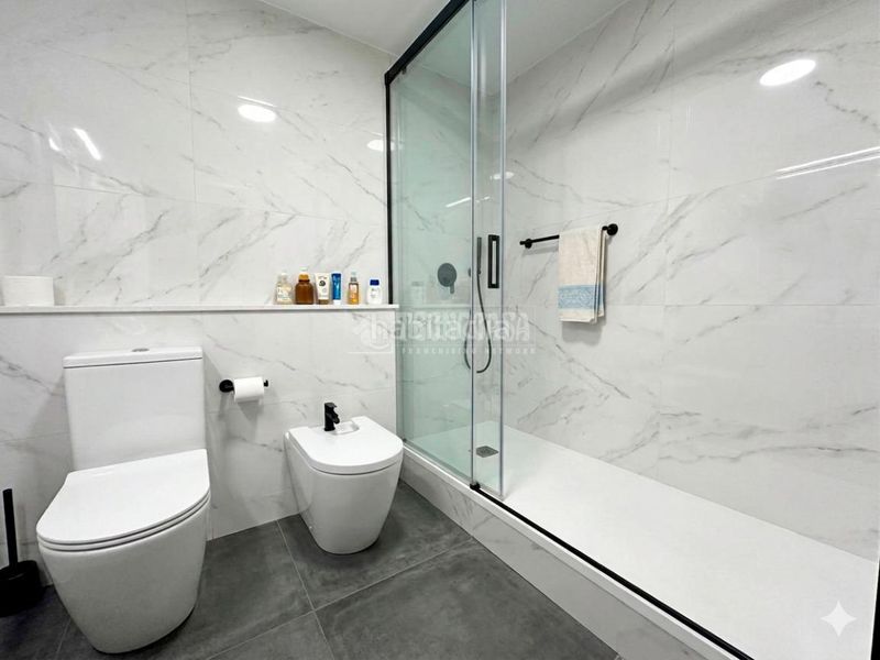 Foto e486edd8-cd82-4ab0-8d84-43077c3193bb. Piso  en venta en Sant Antoni Barcelona