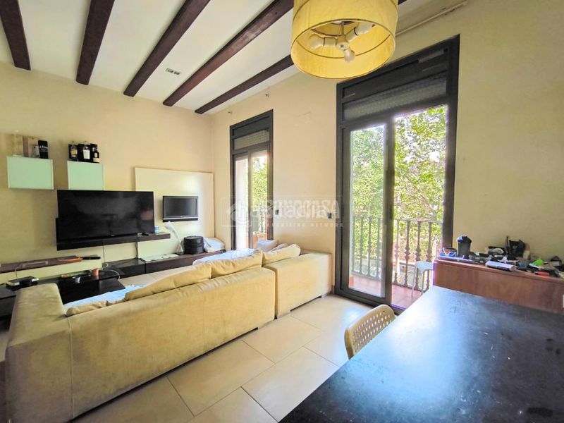Foto bb6f1e8a-d66b-4914-8616-9e77b89dbc25. Pis a Sant Antoni Barcelona