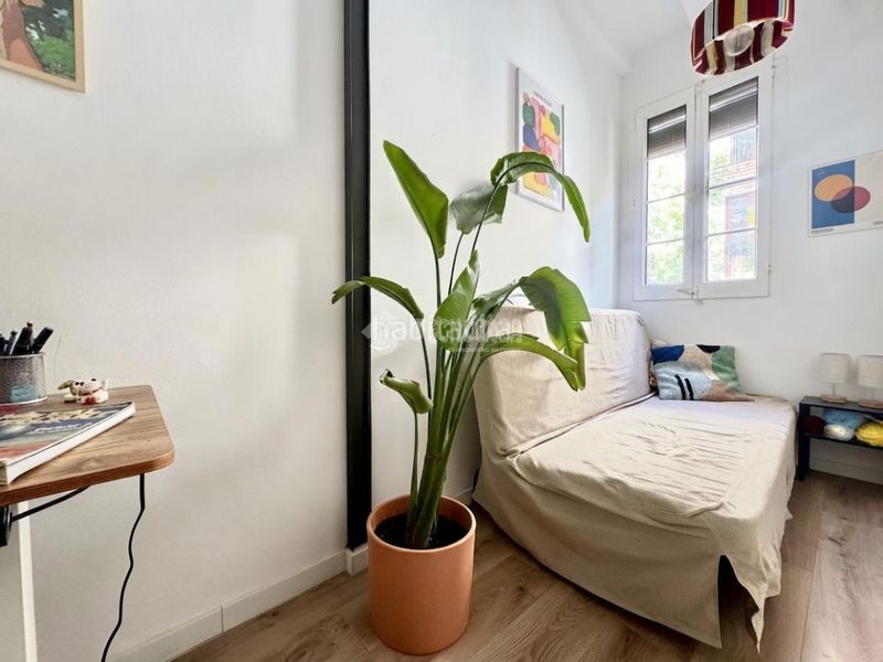 Foto a8033940-ae22-4e8f-8b83-ddd0a73fe51d. Piso  en venta en El Poble Sec - Parc de Montjuïc Barcelona