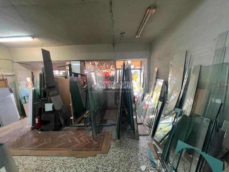 Foto 3f33ee02-9217-4e88-a5a7-b84b4f786051. Local comercial  en venta en Aluche Madrid