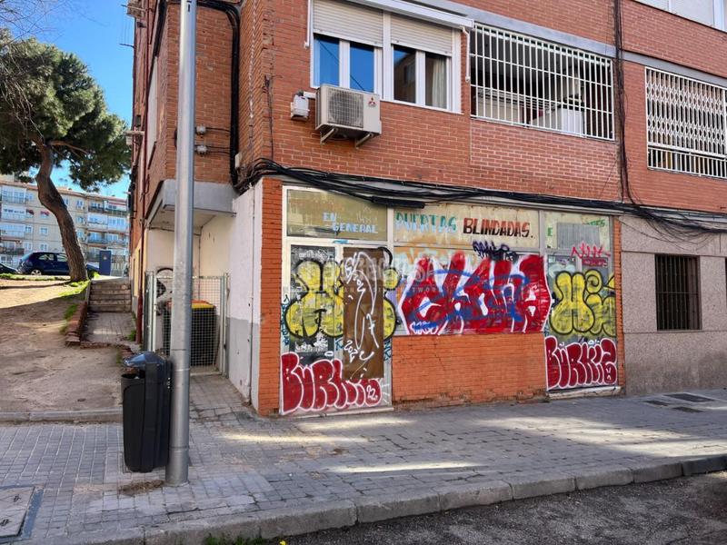 Foto 838e1a40-ae4b-4213-8139-57c8b451a285. Local comercial  en venta en Aluche Madrid