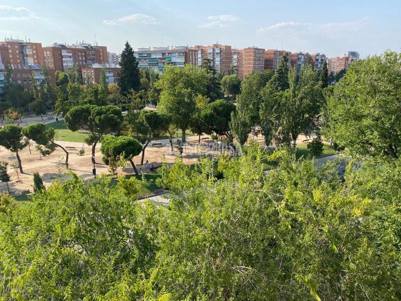 Foto 807d8de8-c019-4bc7-a972-d50e24e90579. Piso  en venta en Aluche Madrid