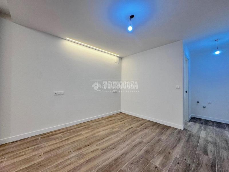 Foto 4ef7254b-453b-4fd3-af1c-30f869ead562. Piso  en venta en Aluche Madrid