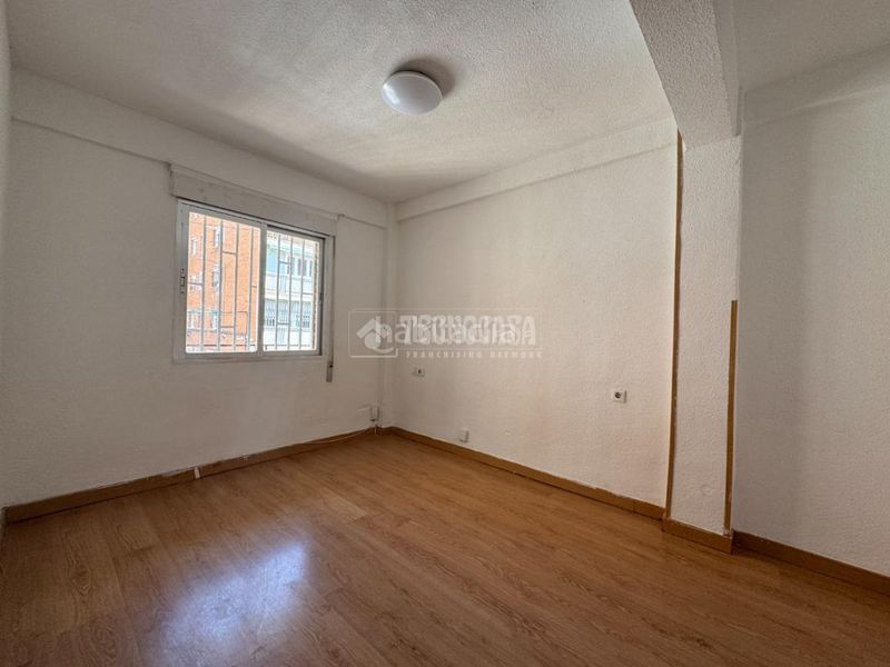 Foto 1375b771-3690-4f17-bb6c-e49d81f55cb8. Pis a Aluche Madrid