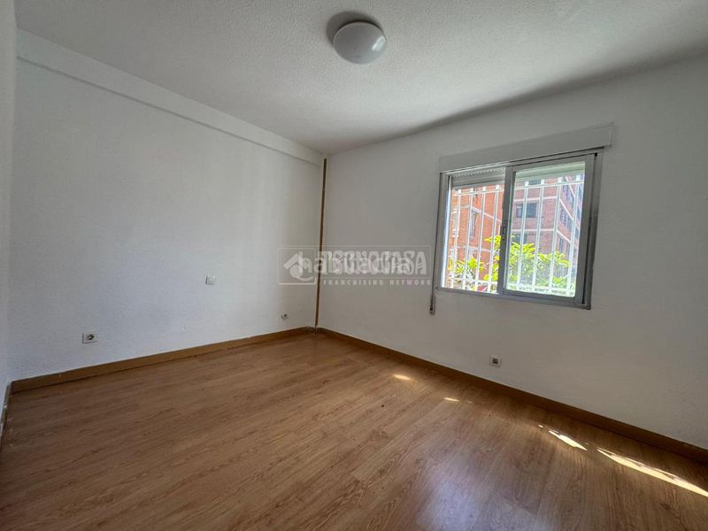 Foto 8052225d-3342-42a1-b6c3-d8d3c9257fbc. Pis a Aluche Madrid