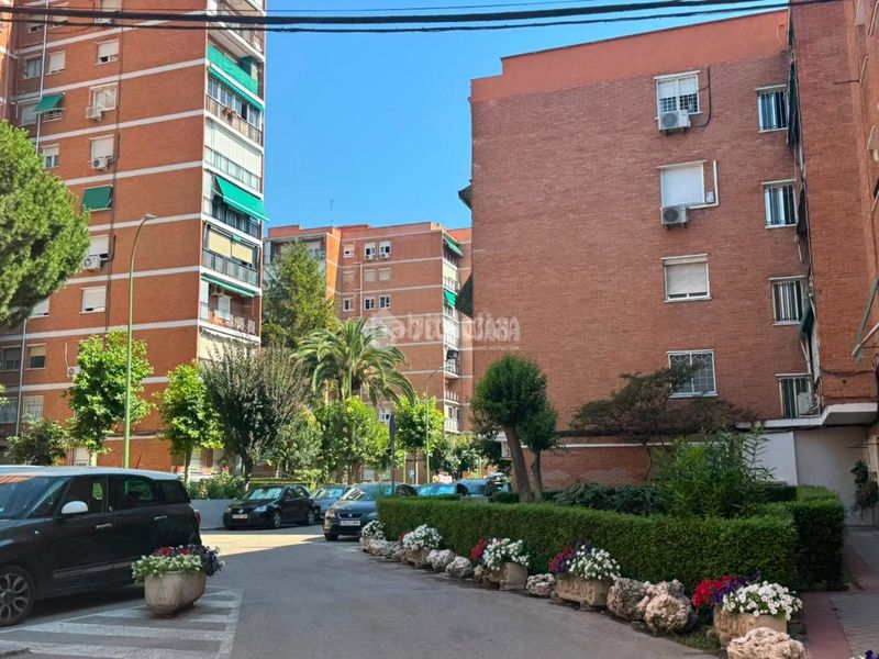 Foto a9e73f30-1377-46bc-b8e1-f2fa8be40a88. Piso  en venta en Aluche Madrid