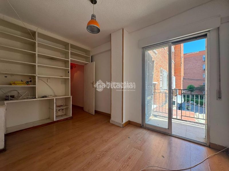 Foto f2fe9ed5-3dd8-44fb-a776-dc9457ada8e6. Piso  en venta en Aluche Madrid