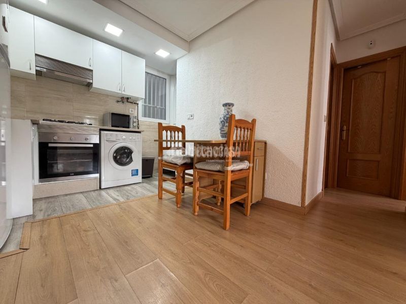 Foto 011a91f1-0270-4822-aef9-b629f84e7ffc. Piso  en venta en Aluche Madrid