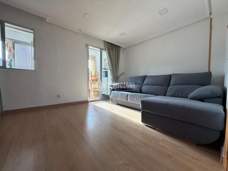 Foto 3b876d64-b803-447e-8b78-0844b809a9cf. Piso  en venta en Aluche Madrid