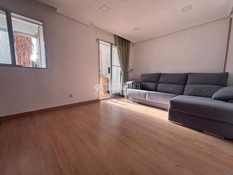 Foto a1db4837-8062-4a7f-bc2b-f0ff603f9d99. Pis a Aluche Madrid