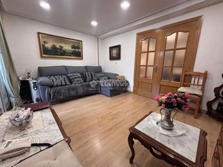 Etagenwohnung in Aluche. Piso en venta en madrid