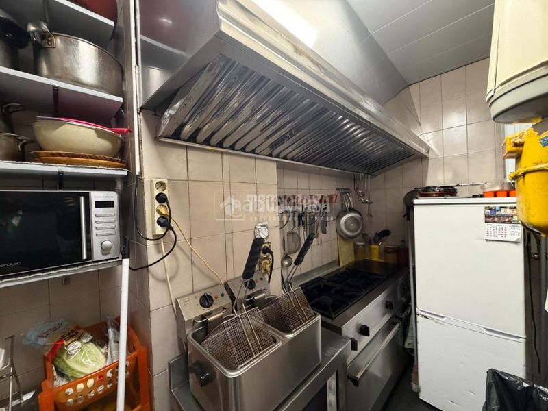 Foto d9c4fb68-627f-4abf-83e8-960b2cbdaf38. Local comercial amb calefacció a Aluche Madrid