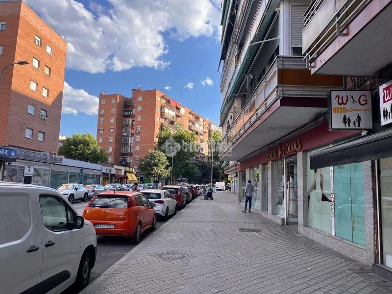 Foto da6d27dc-e041-4509-a7a1-f241d4c88589. Local comercial a Aluche Madrid