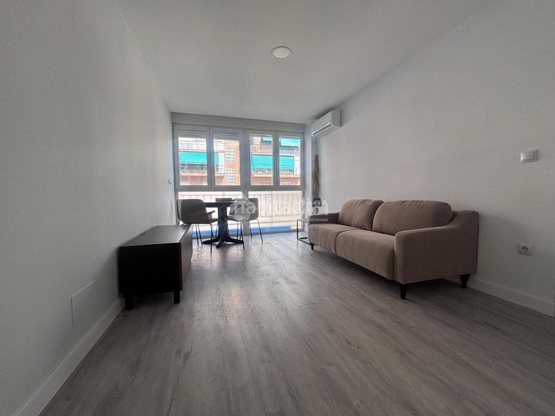 Foto cd581146-275b-420a-abfa-796625d8c69e. Piso  en venta en Aluche Madrid