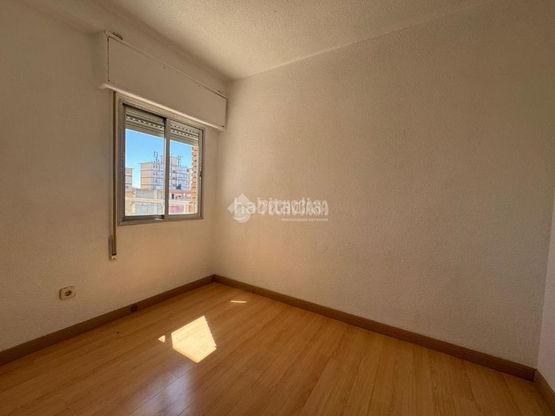 Foto 63e44fcd-0006-4200-ab94-ff1e3c1fa28f. Piso  en venta en Aluche Madrid