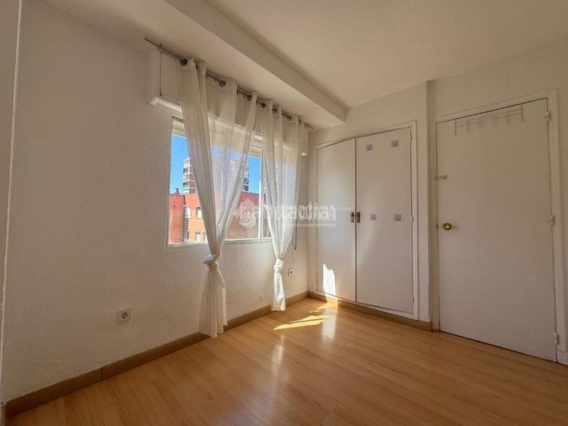 Foto ee602734-b177-40fb-a61b-153b968ba9ca. Piso  en venta en Aluche Madrid