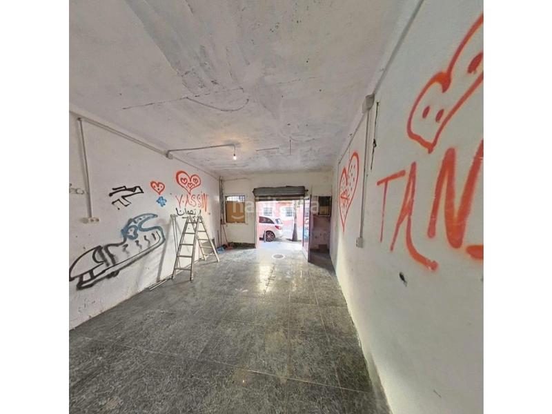 Foto 25ddb808-f057-4e89-8405-45a8c1dc2c2a. Local comercial local a reformar en Lloreda Badalona