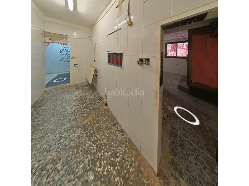 Foto 8f0c52a0-446f-4069-8fb4-f6eb82355d8e. Local comercial local a reformar en Lloreda Badalona