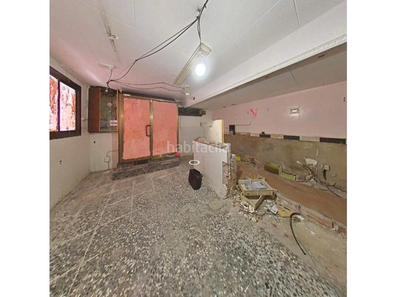 Foto d9e2b0dd-44bb-43d1-ac6b-a06d9588e328. Local comercial local a reformar en Lloreda Badalona
