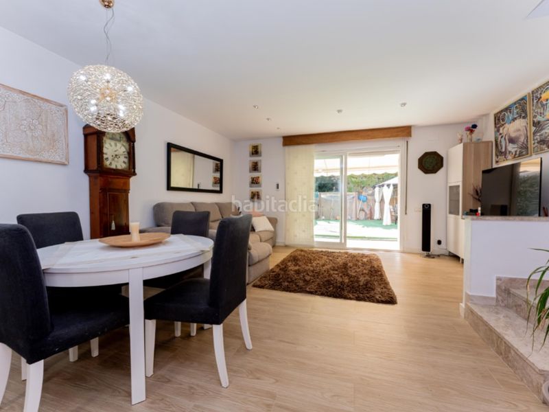 Foto 0128dac2-b154-40e9-a3ca-2a1cb6d24d53. Casa exclusiva casa con jardin en les botigues de Sitges Sitges