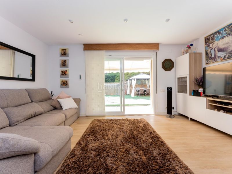 Foto 12e2384b-1c65-49d9-8ad0-e8fec58e7dab. Casa exclusiva casa con jardin en les botigues de Sitges Sitges